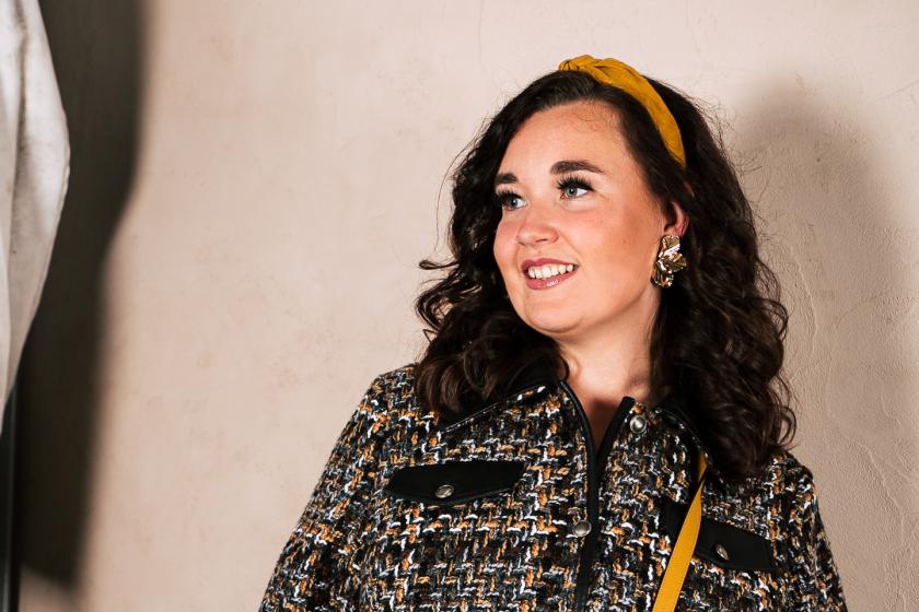 Haarreif zur Jacke im Chanel-Look