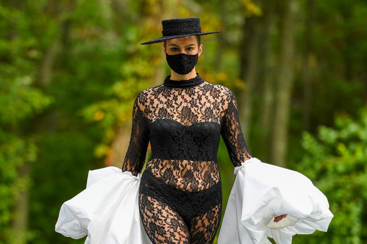 Christian Siriano: Die schönsten Curvy Looks der Spring-Summer-Kollektion