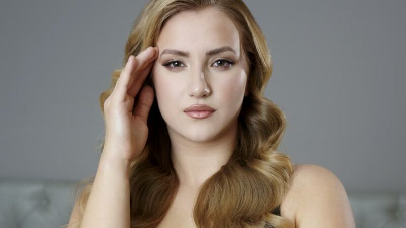 Curvy Model Dascha Carrerio | Teilnehmerin bei GNTM - Germany's Next Topmodel | Credit: andmetics