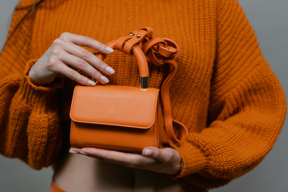Mini oder eher micro, diese Mini-Bag? Credit: Mart Production via Pexels