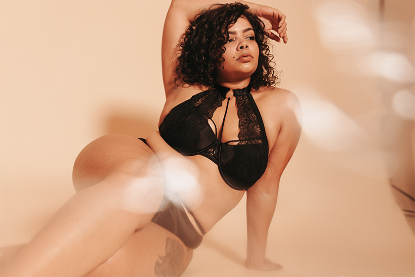 Zweiteiliges Lingerie-Set für Curvys von Ulla Popken | Credit: ach.scha