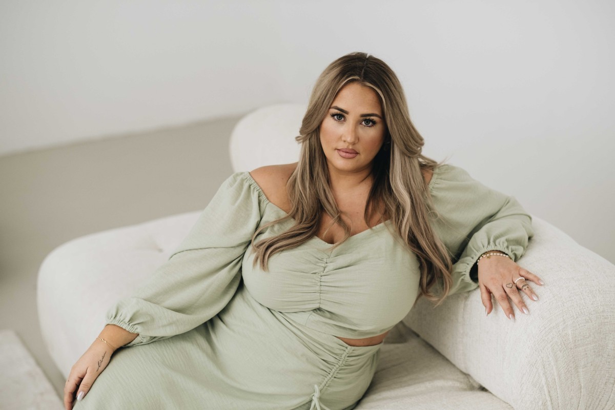 Zweiteiler in Salbei aus der Curvy Collection von Cita Maass co-created by About You | Credit: About You
