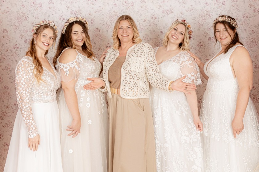 Ramona Stadler, Inhaberin von Linie 8 Brautmoden für Curvys in Gilching bei München