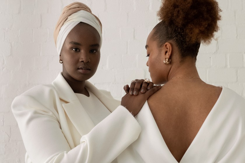 Zwei Brautstyles aus dem Portfolio von Anwe Bridal | Foto: Kim Spix