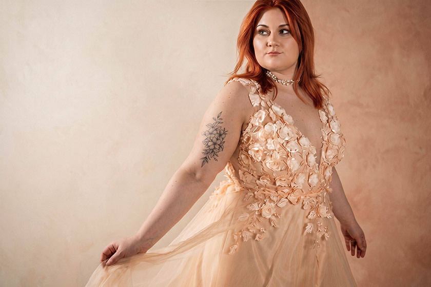 3D-Applikationen zum Verlieben | Brautkleid für Curvys von bonprix