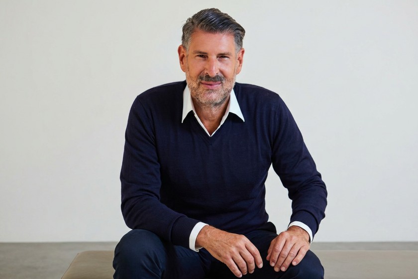 Haarexperte Philip Berkovitz, bekannt unter dem Markennamen Philip B | Foto mit Support von Adobe Firefly