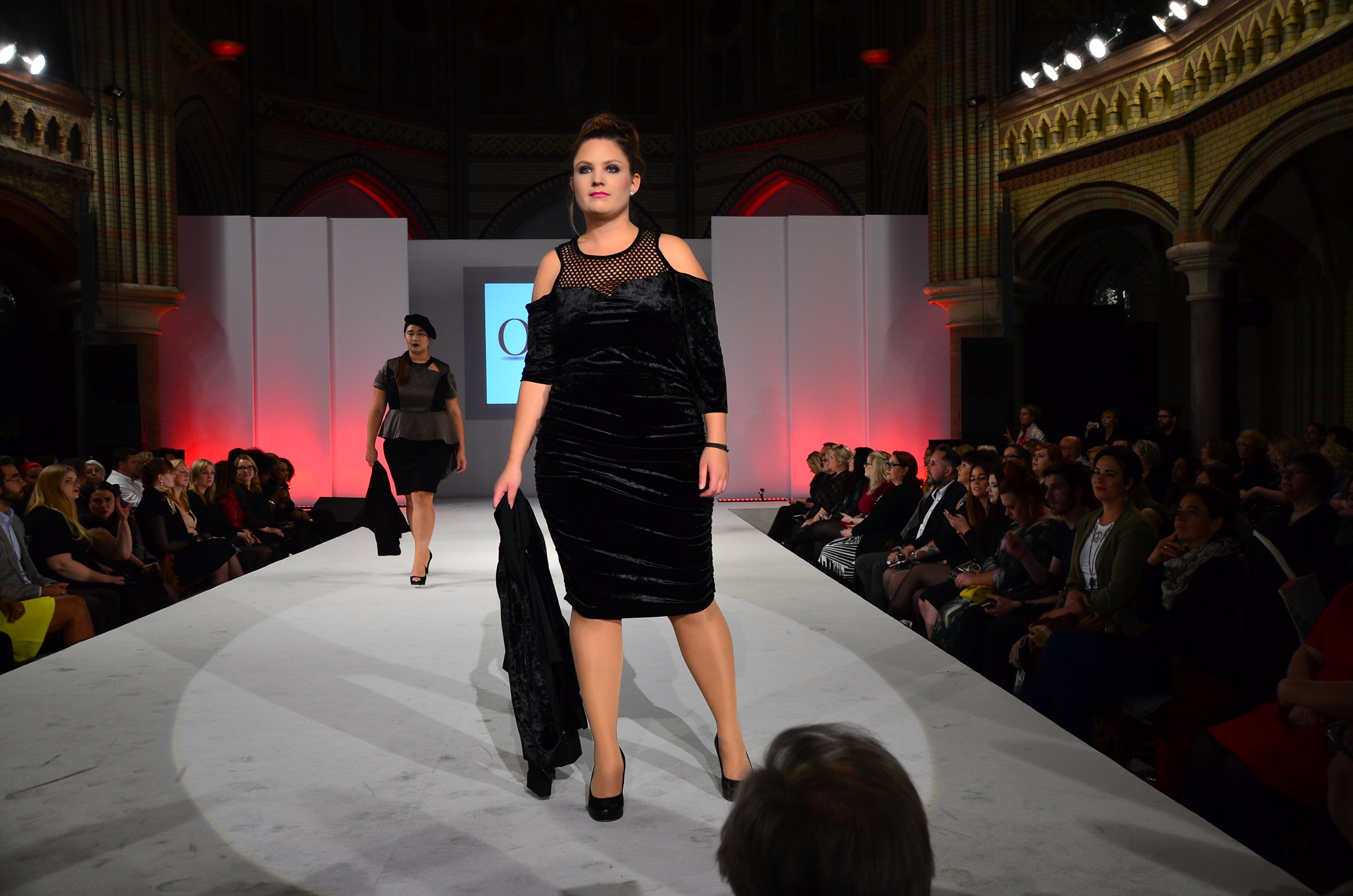 Et voila! Feminine Plus-Size-Mode des französischen Labels OnOz ...