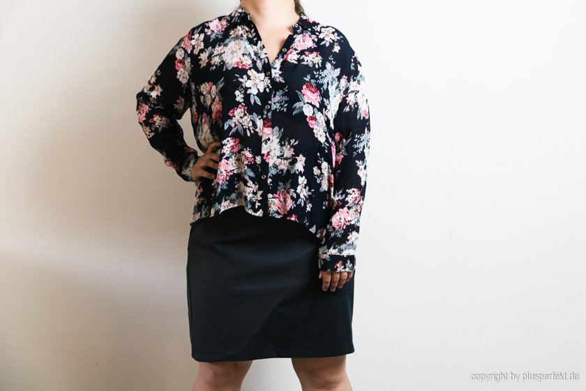 Plus Size Rock im Material-Mix I Bild: PlusPerfekt